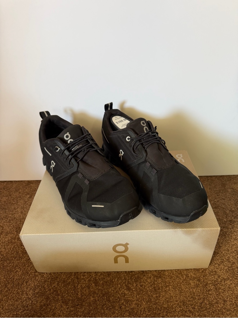 On Cloud 5 Waterproof Black Men's 10.5 Running Shoes EU 44.5 w/ Box
